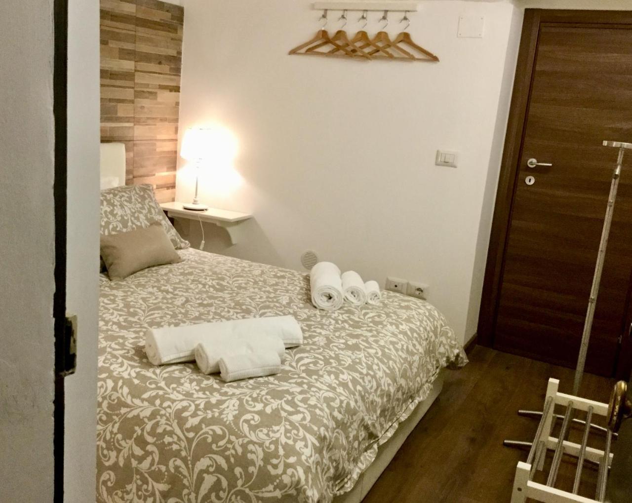Borgo Empedocle House Apartment คาตาเนีย ภายนอก รูปภาพ